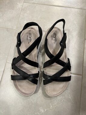Earth Origins Black Crisscross Slingback Sandals Sz 8.5W
